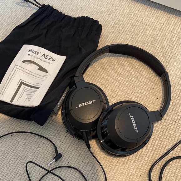 Boss Bluetooth noise cancelling headphones - Picture 3 of 3